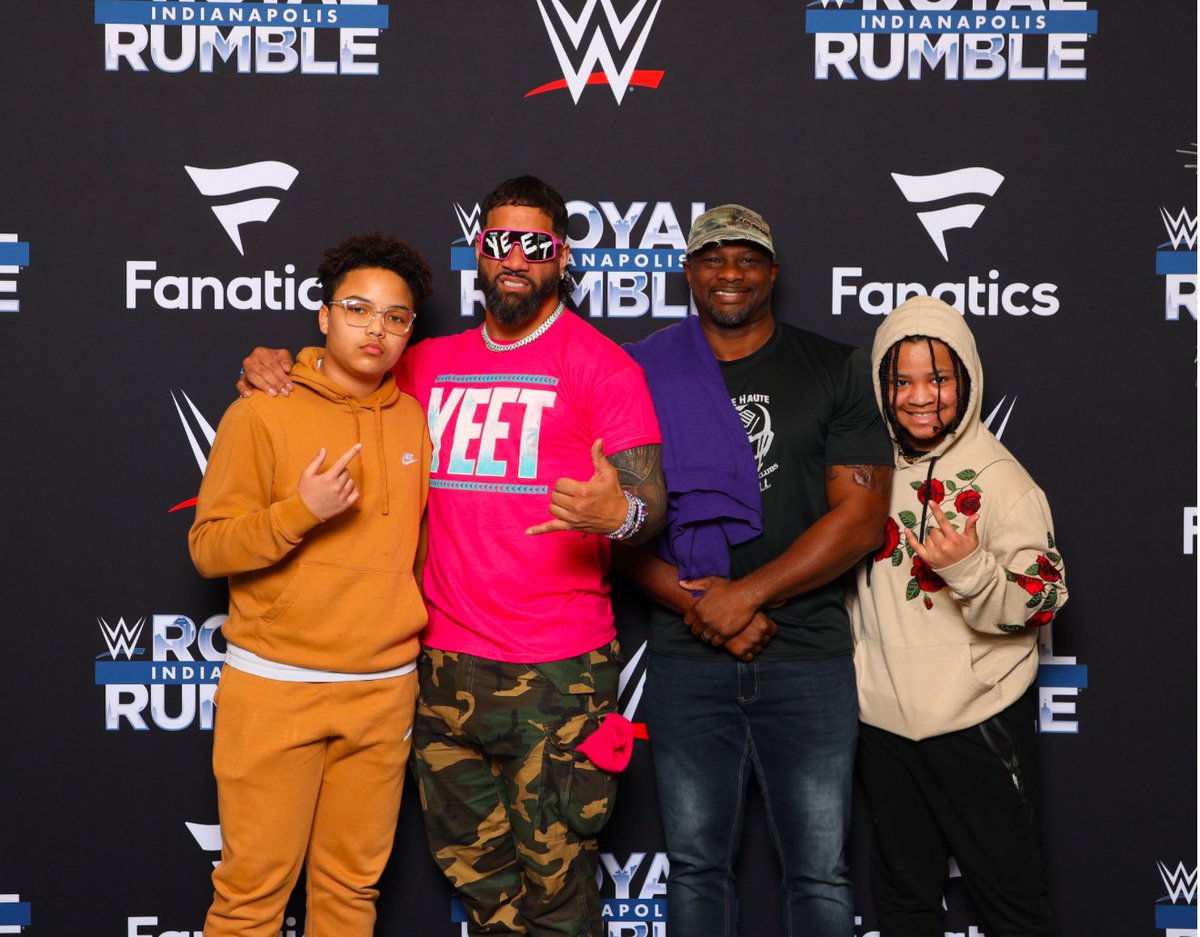 lt_wellnessbox's tweet photo. What an experience! The @WWE Indianapolis #royalrumble25 was mind-blowing! We’ll never forget meeting Jey Uso and then watching him win it #memories #smiles https://t.co/ZTB3eDmYeM