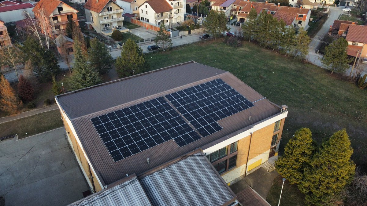 EnergetskaE's tweet photo. Solarne elektrane - snižavanje troškova za energiju i emisija i dalje je u fokusu
https://t.co/8sZHe7HVz1 https://t.co/H3GbvLakYy
