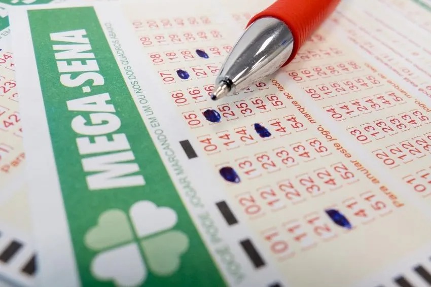 jornal_opopular's tweet photo. Mega-Sena: Três apostas de Goiás acertam cinco números e levam juntas mais de R$ 120 mil 

📲 Leia agora em O Popular:  https://t.co/SO0TIhtdk0

#LeiaAgora #OPopular #economia #MegaSena #Goiás #acertos #prêmio https://t.co/Lzj1krZtBt