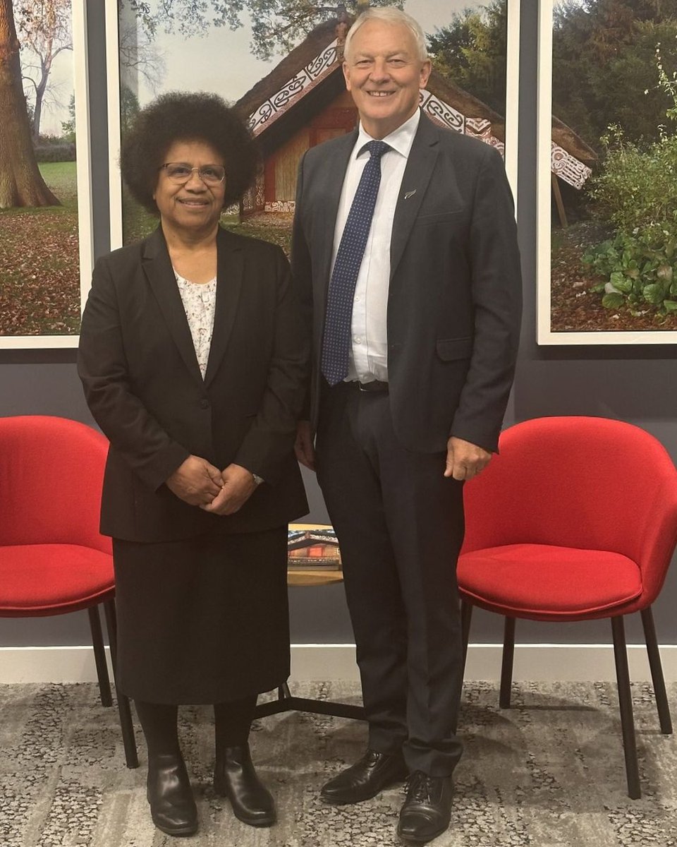 NZinUK's tweet photo. And here’s a snapshot of the week that was 👇🧵

➡High Commissioner @phil_goff met with Papua New Guinea’s High Commissioner to the United Kingdom. The conversation focused on the Pacific and our nations’ shared interests. https://t.co/OFQfKD1vQN