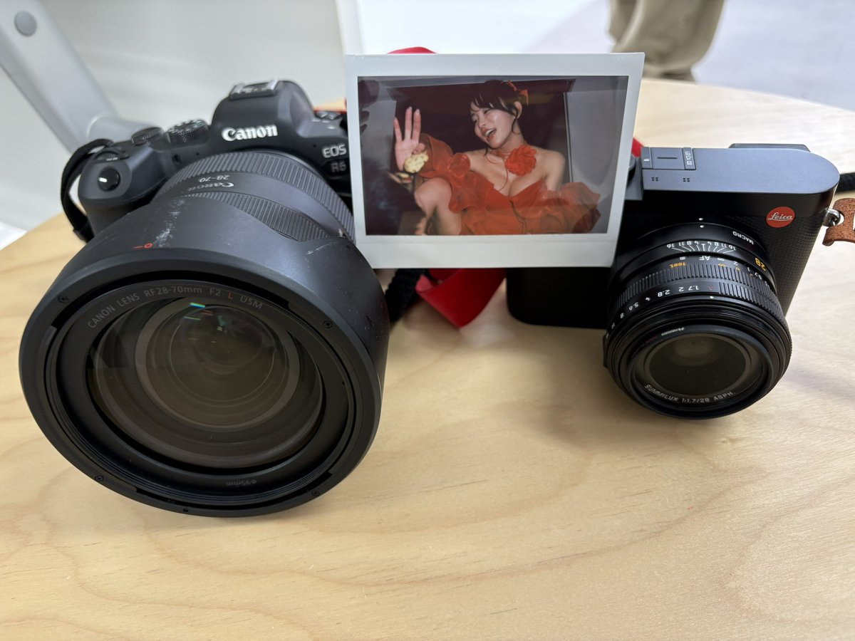 いくみさんは神…いや女神でした！

1枚目　携帯
2枚目　Canon（いくみさんカメラ）
3枚目　ライカ（いくみさんカメラ）

いくみさんが美しすぎて30秒があっという間でした🥰

カメラ貸してくれてありがとう御座いました！

@193iKkyu3 https://t.co/yhUf1MHLdD