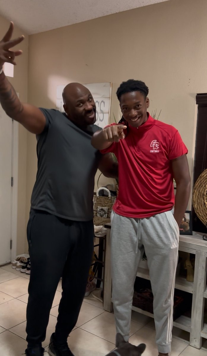 Tracej33's tweet photo. I'm getting ready to change a lot of opinions about me.
-Brandon Jacobs
🔑🙌🏽
#newlevel #letsgo #tracejohnson #brandonjacobs #highschoolfootball #football #legend #hudl #newyorkgiants #fy #fyp #probowl https://t.co/0jFRnCaV5q