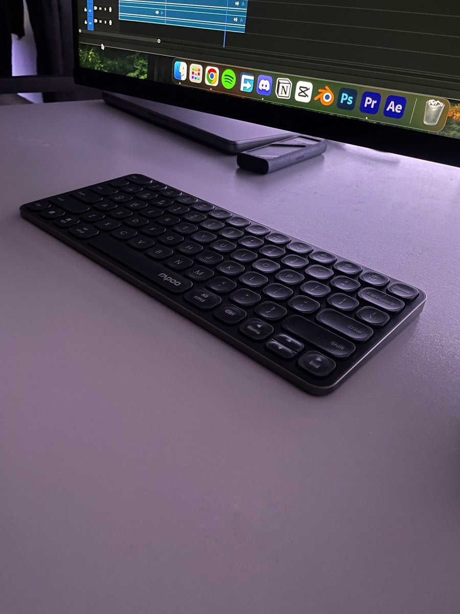 new productivity setup! 🖤🤍 
W?