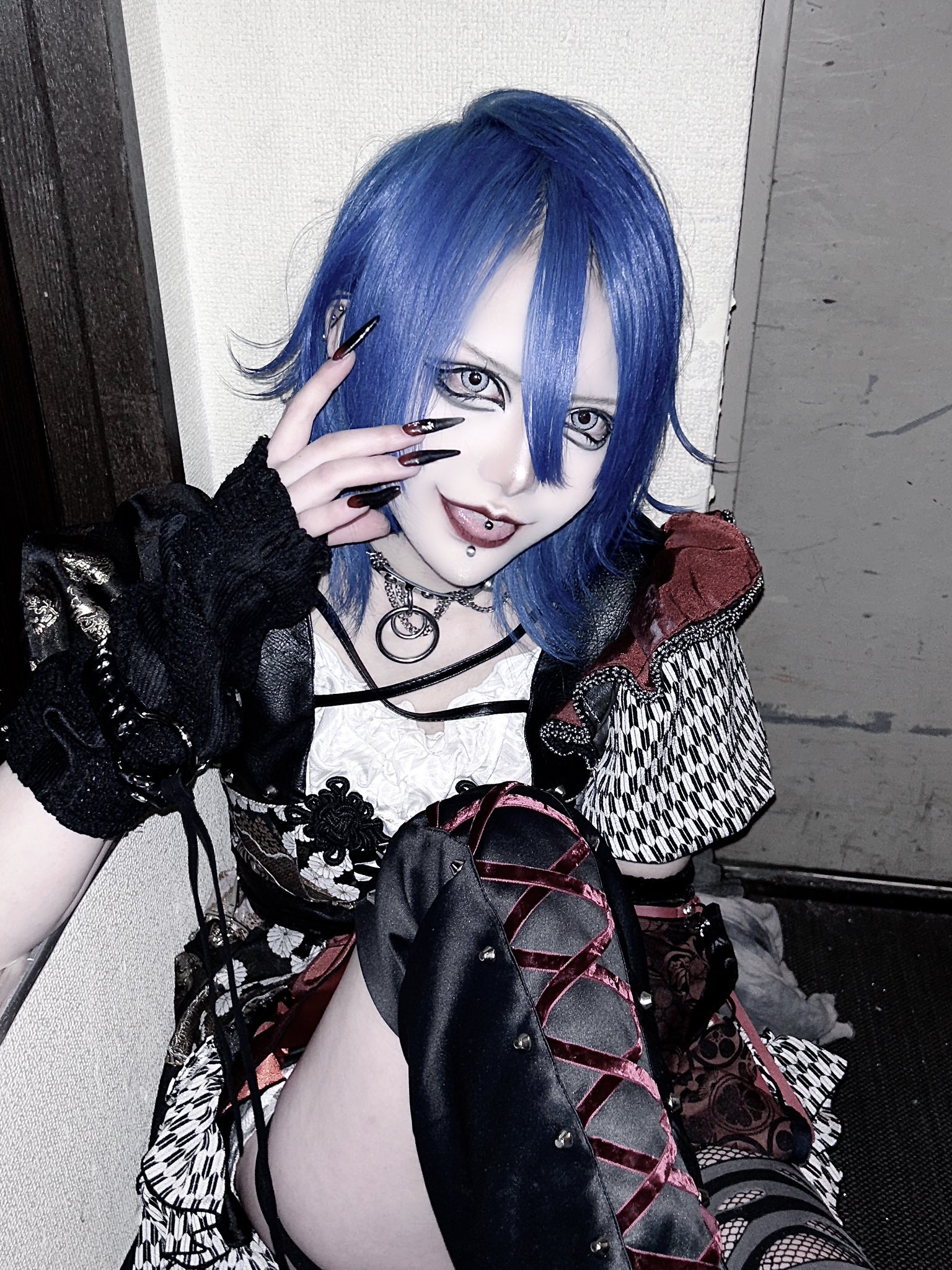 マザリ チェキ 朽壊レム 朽壊レム】アー写♢サインチェキ | MAD'S iNKオフィシャル