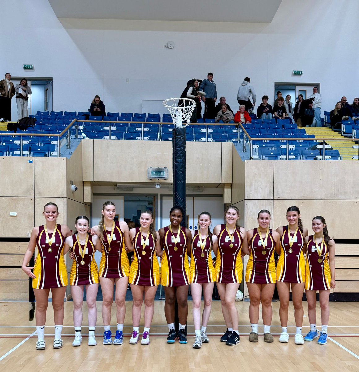 OakswayNetball tweet media