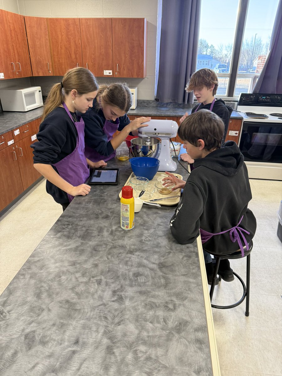 BizMathGuy's tweet image. Business Math 8 - found a few recipes online. They shopped, did a cost analysis from a few stores to save some 💰 &amp;amp; made accommodations for gluten allergies. #BearGrove #Bizmathguy @ByronMSBears @ByronBears