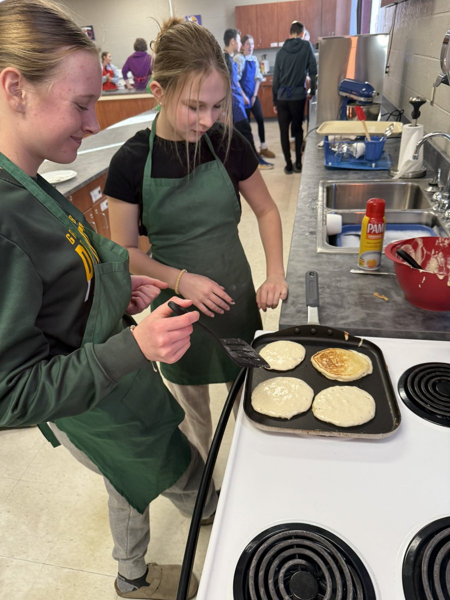 BizMathGuy's tweet image. Business Math 8 - found a few recipes online. They shopped, did a cost analysis from a few stores to save some 💰 &amp;amp; made accommodations for gluten allergies. #BearGrove #Bizmathguy @ByronMSBears @ByronBears