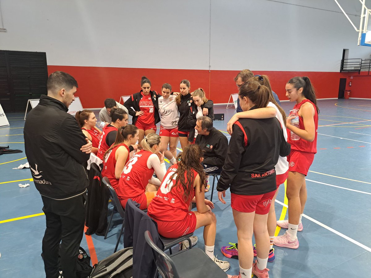LA OCTAVA VICTORIA ya está en el SANAN ❤️🖤

Nuestro Primera Nacional Femenino se lleva una victoria importante en casa tras luchar su encuentro hasta los últimos segundos 🤪

<a href="/Caceres_Basket/">CacerEsBasket</a> 
<a href="/medio_mas/">MásMedio Cáceres</a> 
<a href="/DiputacionCC/">DiputacionCC</a> 
<a href="/jovendeportEXT/">Jóvenes y Deportes Extremadura</a>