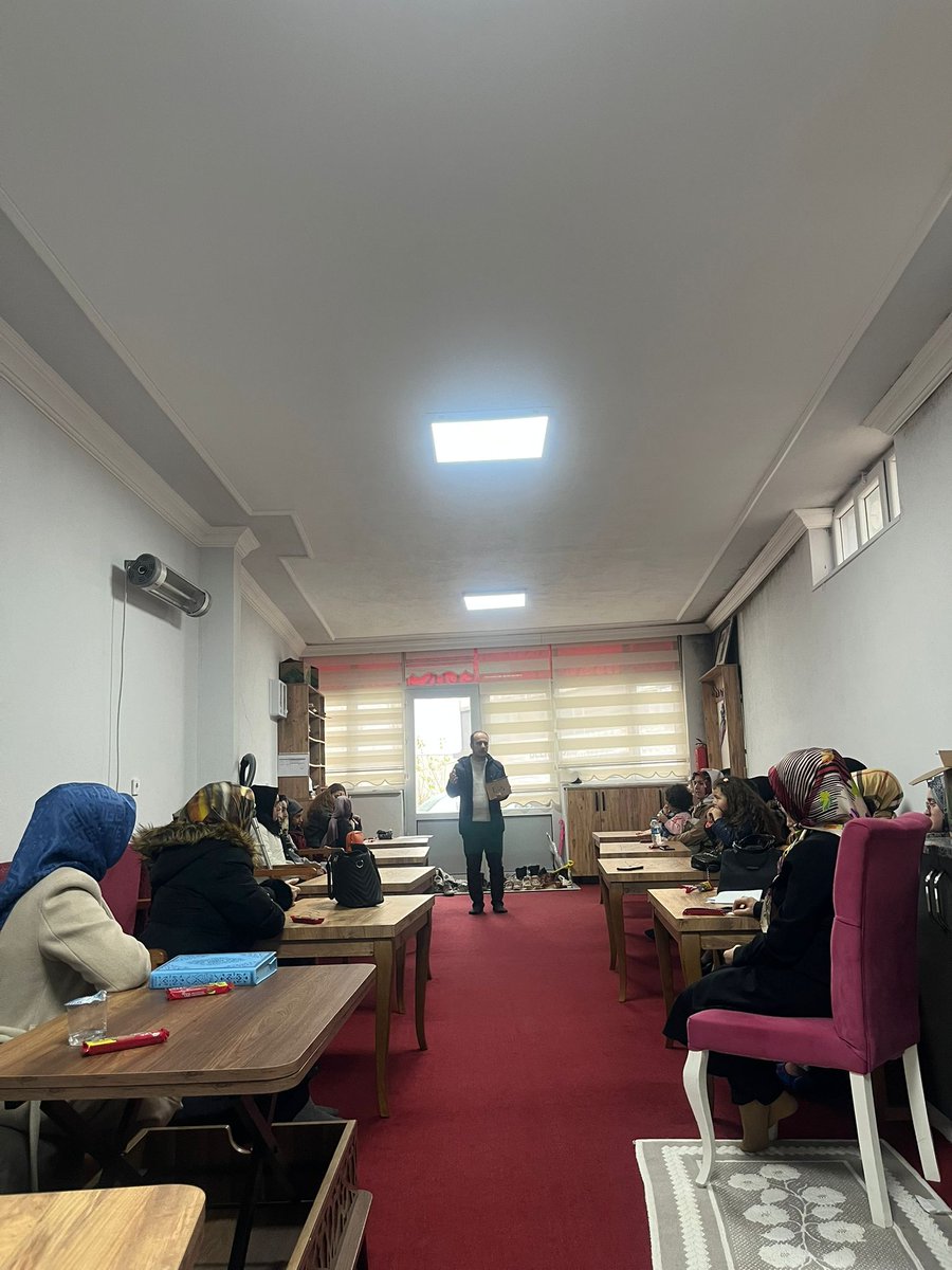 KadınAile Koordinatörlüğünce Düzenlenen Müftülük Koordinesinde Sohbet Programını Gerçekleştirdik.Konular Tefsir ve İlmihal Olup Müftülük Görevlisi Hoca Hanım ile İcra Edildi.Program Sonunda İlçe Temsilcisi Samet Dini İcabet Edip İkramlarda Bulundu. 😊⚘
#Tügva #Ünye #Kadın #Aile