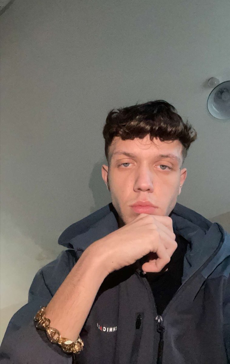 manclad0's tweet photo. Everyone comment where your from 
Rt if you accept dick pics 
Messge me for my naughty content 😈
#feet #findom #footsub #cashpig #paypig #chav #scally #hung #cock #dick $send $cash https://t.co/LPpUxHQjVx