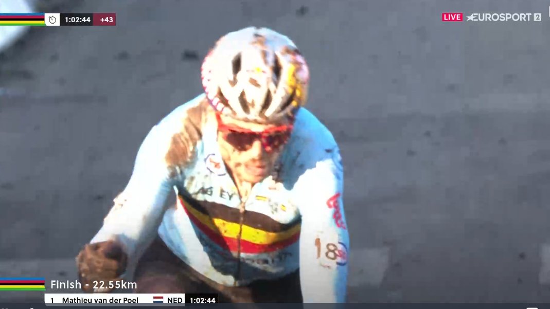 faustocoppi60's tweet photo. Like many times in his career, Wout van Aert finishes 2nd behind his nemesis MVDP. A better result was just not possible for him today. Still, mad respect for his decision to race, the man loves cyclocross. Hats off to you, Wout! 🎩
#Leivin2025 https://t.co/RCFkUIRlg2
