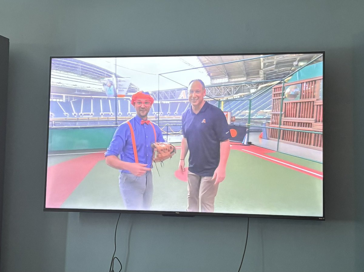 MorlockMike's tweet image. Stuck watching Blippi go to Chase Field (home of the Arizona Diamondbacks) wearing Mets colors. #blippi #arizonadiamondbacks #mets