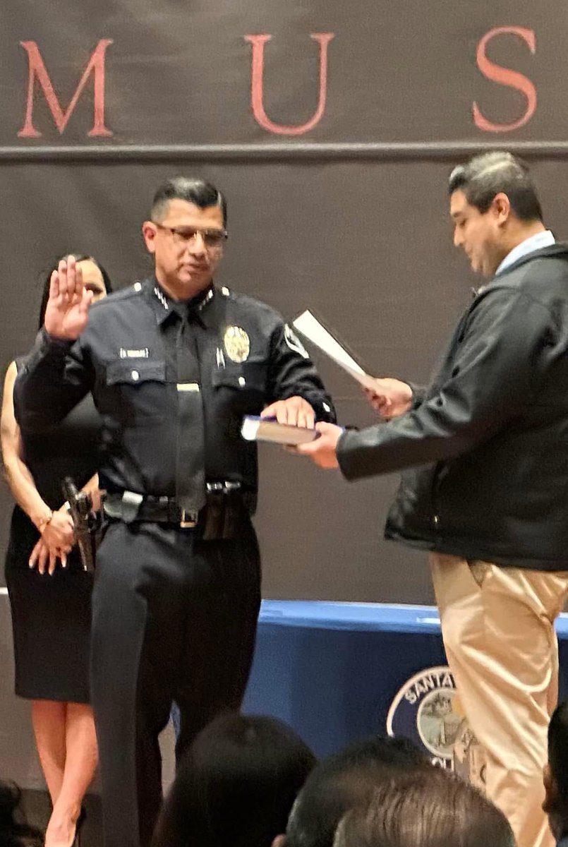 I had the honor of attending our neighboring City of <a href="/SantaAnaPD/">SantaAnaPD</a> official swearing-in ceremony this week, where my friend Chief Robert Rodriguez took the Oath-Of-Office. <a href="/CostaMesaPD/">Costa Mesa Police</a> Deputy Chief LaPointe, along with our captains, joined me in congratulations to Chief Rodriguez!