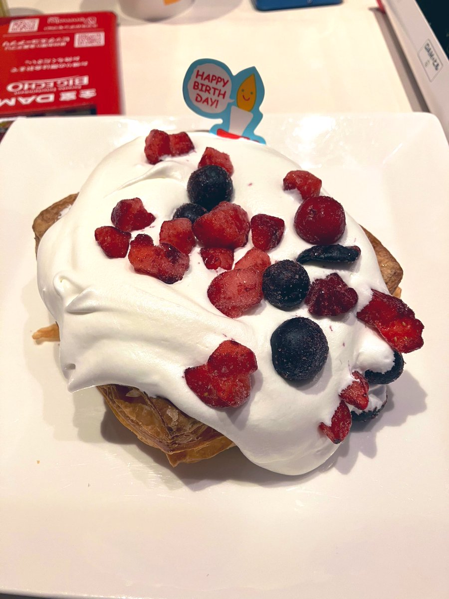 今年の風船🎈
1年あっという間だー！
バースデークーポンでケーキ貰った🎂
