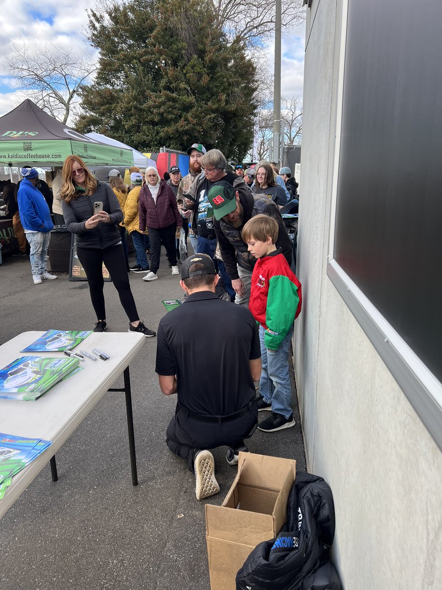 NC_GHSP's tweet photo. We had a great signing event yesterday with @RossChastain at @nascarclash! Good luck to #melonman tonight! #ghsp #nascarclash https://t.co/vRzdUo9ldL