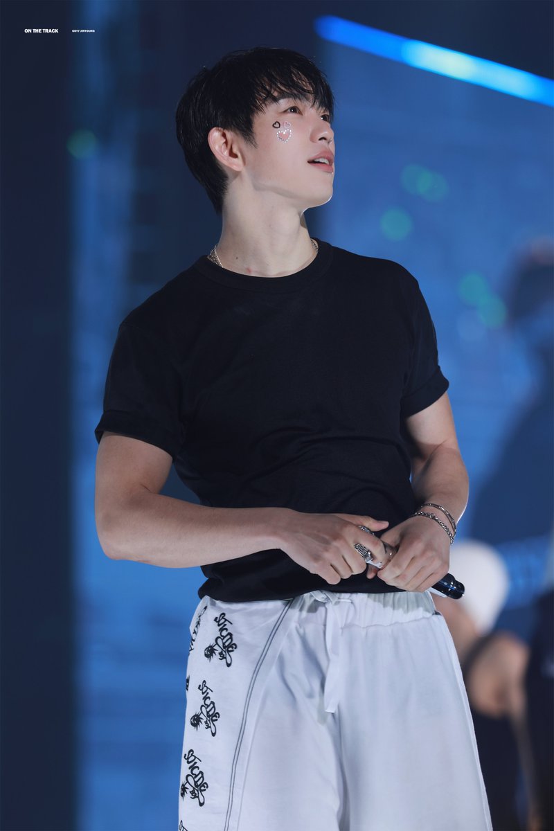 250202 반짝반짝 빛나는 진영이 <a href="/JINYOUNG/">박진영</a>  #갓세븐 #GOT7 #진영 #jinyoung #GOT7_NESTFEST