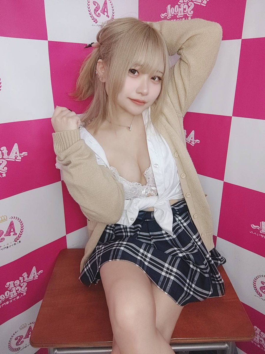4Kで読み込むのやり方

1. まずはいいね押す←これ重要
2. 投稿の画像の部分をタップ
3. 開いた画像の上で長押し
4. 4Kを読み込むをタップ

で出来ます！

これをすると恵方巻きを咥えてる女の子が
見えるかもなのでオススメです！

恵方巻き #節分 #ツインテールの日 #ラブライブ