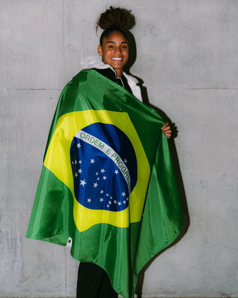 ol__lyonnes's tweet photo. L’Olympique Lyonnais et le Brésil… 🇧🇷❤️‍🔥 https://t.co/Ig2wCv19yI