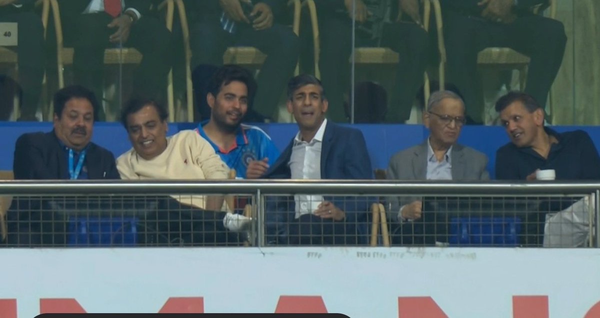 mehulshahca's tweet photo. Murthy be like : Monday se Teen Guna Lagaan ( Kaam ) Dena Padega https://t.co/wjpUBRSiB0
