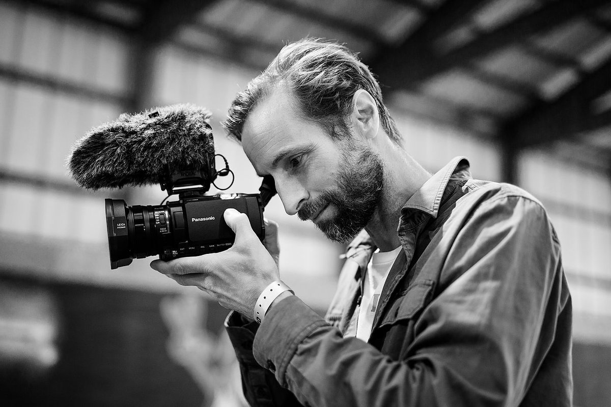 simplesession's tweet photo. We are stoked to share that Jeff Zielenzki, BMX industry legend and one of the best photographers in the bike game, will be joining us for his 1st #SIMPLESESSION to shoot photos at our 25th anniversary! 🙌 📸  

👉 https://t.co/AzWLpjfsw3 https://t.co/V5kYIjYJJL