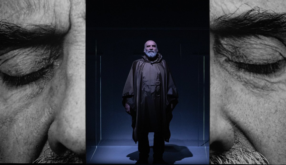 🌬️¡Hoy nos despedimos de Viento fuerte!

Decimos adiós a esta emocionante obra de Jon Fosse, dirigida por José María Esbec.

✨Gracias a todos los que han formado parte de esta experiencia.