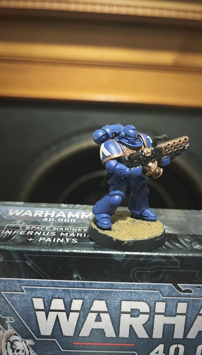 underxood's tweet photo. mine and Liams first attempt at painting minis 🥺 https://t.co/BbXugwiNWC