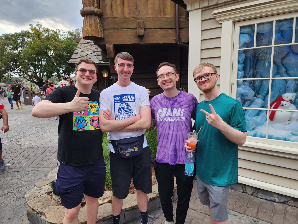 I met 3/4 of the wonkey quartet at Epcot <a href="/FarfaYGO/">Farfa 🍉</a> where you at?! <a href="/MBTYuGiOh/">MBT</a> <a href="/Nyhmnim/">Nyhmnim</a> <a href="/dzeeff/">Dzeeff</a>