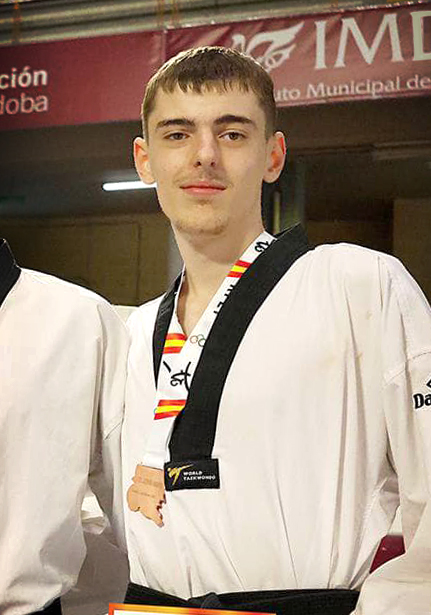 MX384's tweet image. El Taekwondo de Leganés sube al pódium del Cto. de España Absoluto de la mano de César Cedrún que ganó el bronce

@Leganews
@alcabodelacalle
@Noticias_para
@LeganesOn
@flav_leganes
@CulturalAsc
#SentimosLeganés
@SienteVillaverd
@CronVillaVerde
@vivir_Ediciones
@AlcorconDeporte