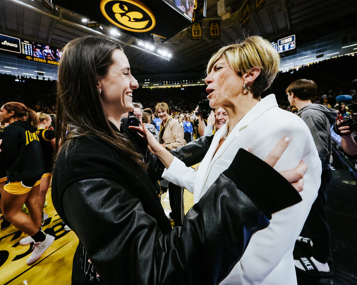 IowaWBB's tweet photo. 🥹

#Hawkeyes https://t.co/TOuux41FZc