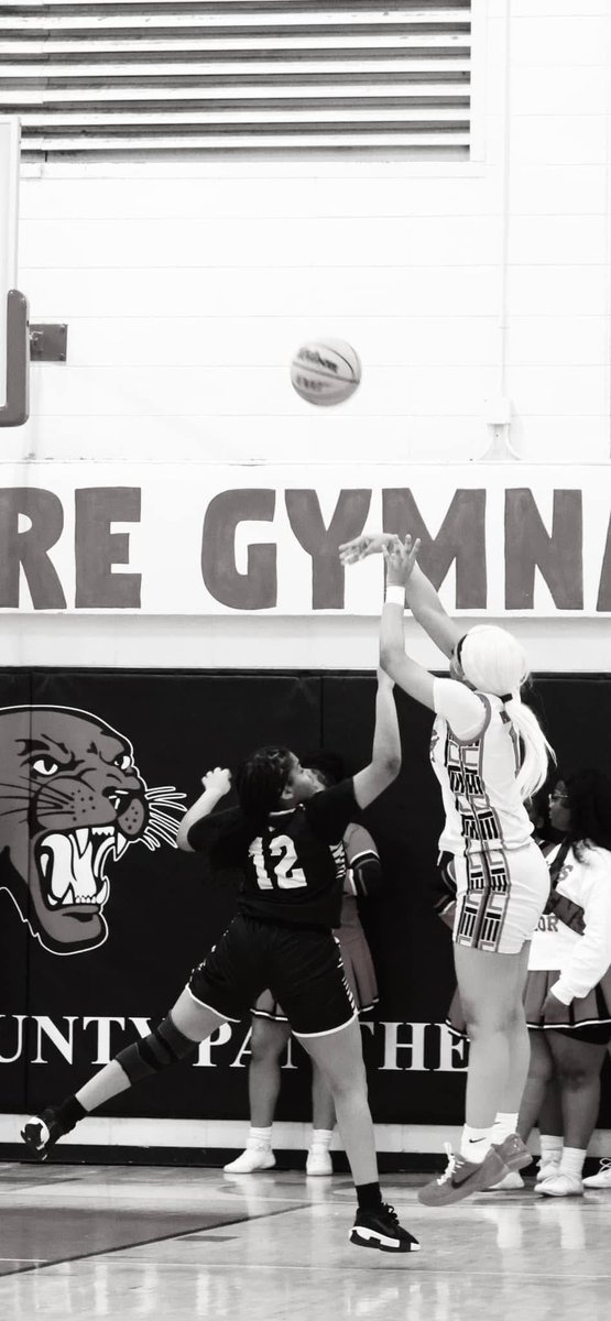 Congratulations <a href="/TamiaFields240/">Tamia Fields</a>  on making first team all district