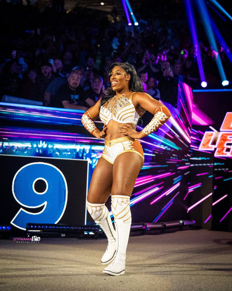 lashlegendwwe's tweet photo. #RoyalRumble #9 🤍✨ https://t.co/9LHoBUFpT6