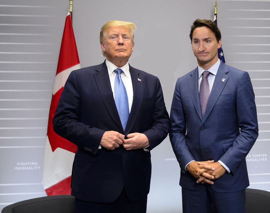 BehizyTweets's tweet image. BREAKING: Almost half of Canadian businesses are now planning to shift investments or production to the United States in response to President Trump's tariffs.

Additionally, 60% said they will now look to make business acquisitions in the U.S. and are bracing for a recession in…