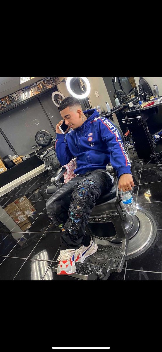 Man I’ll change you like I change my clothes but hold me down ima hold you down like a fat kid love cake 🎂 💯