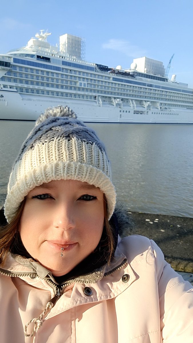 Stefanie1280's tweet image. Home is where the anchor can fall ... ❤️❤️❤️ #Home #Papenburg #MeyerWerft