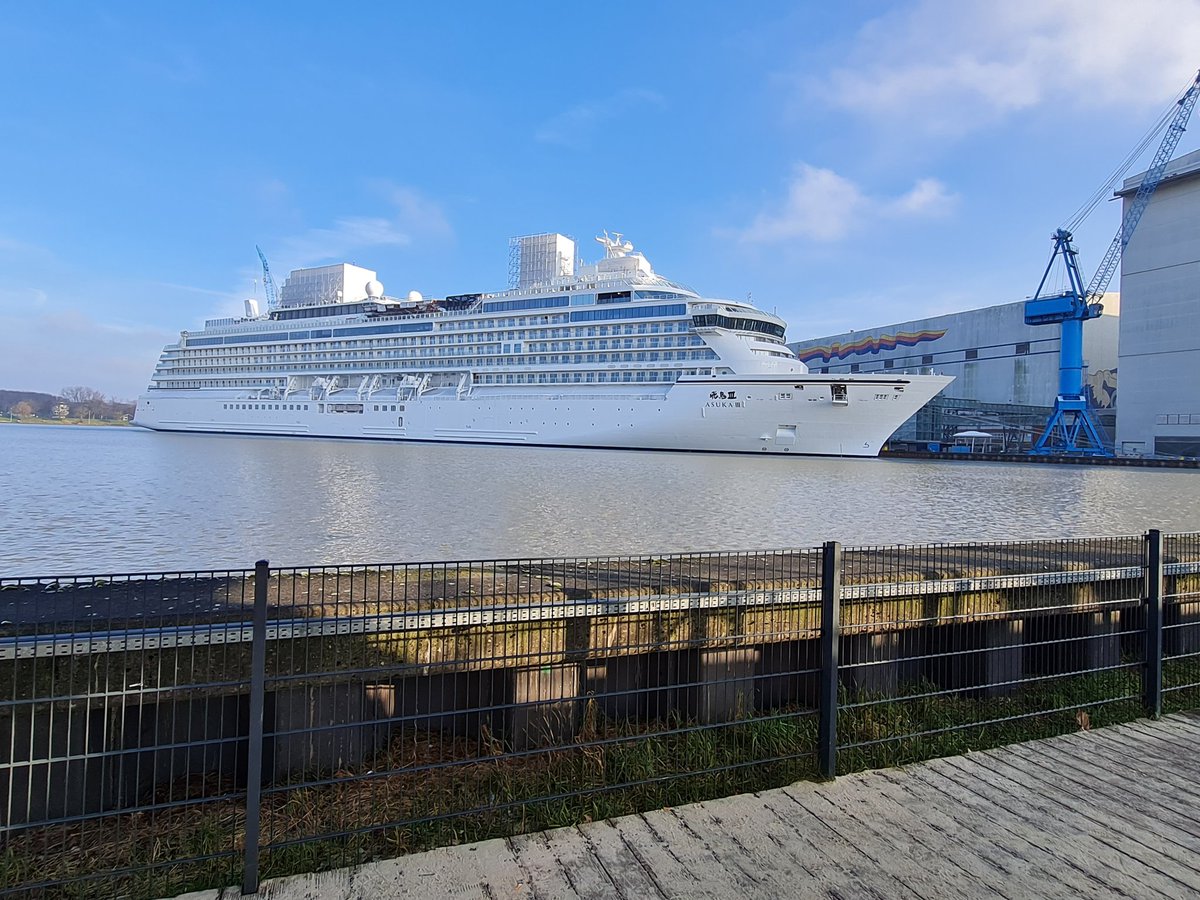 Stefanie1280's tweet image. Home is where the anchor can fall ... ❤️❤️❤️ #Home #Papenburg #MeyerWerft