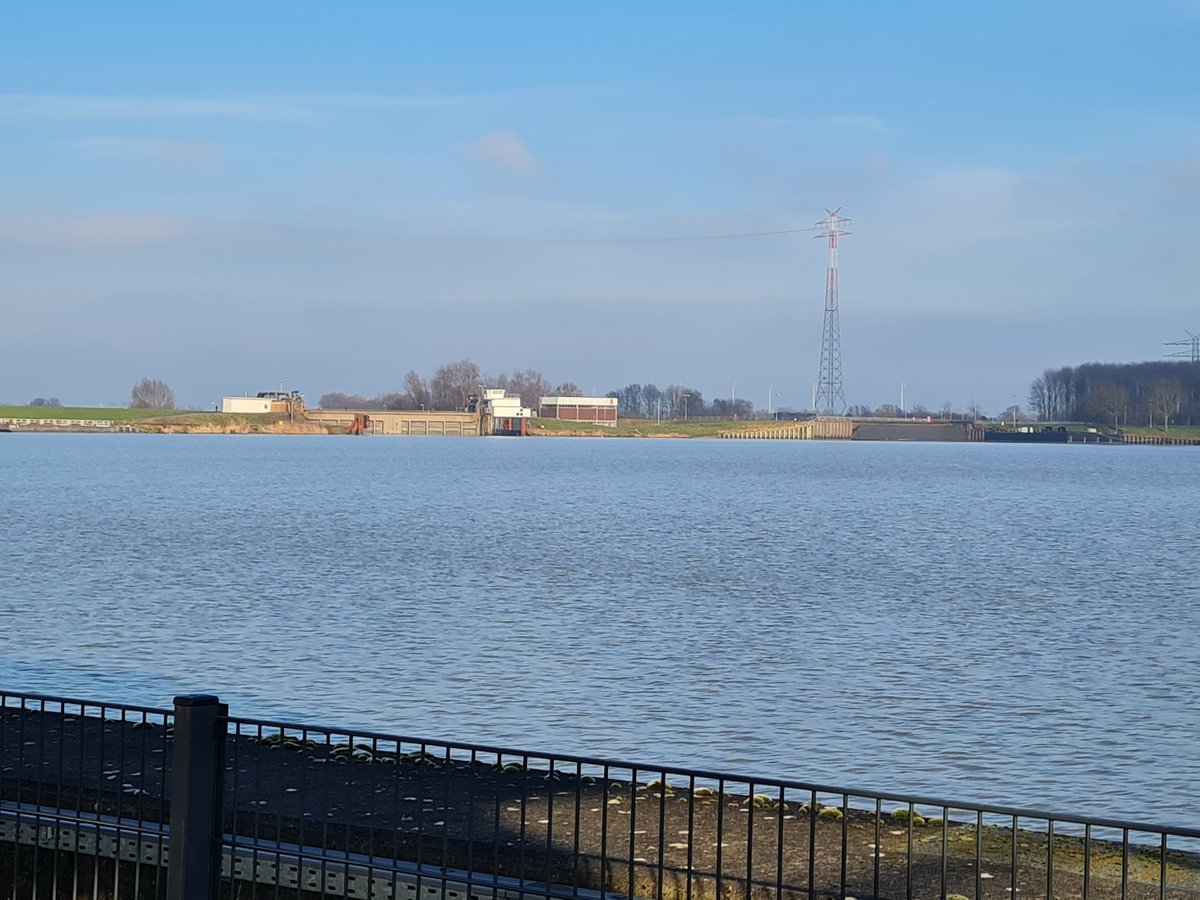 Stefanie1280's tweet image. Home is where the anchor can fall ... ❤️❤️❤️ #Home #Papenburg #MeyerWerft