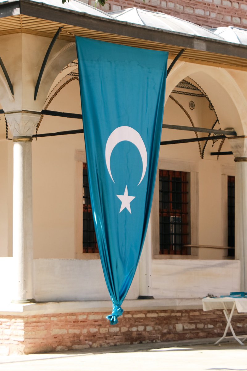 Bir sabah gelecek kardan aydınlık. 

Özgür Kudüs                          Özgür Doğu      
                                                        Türkistan