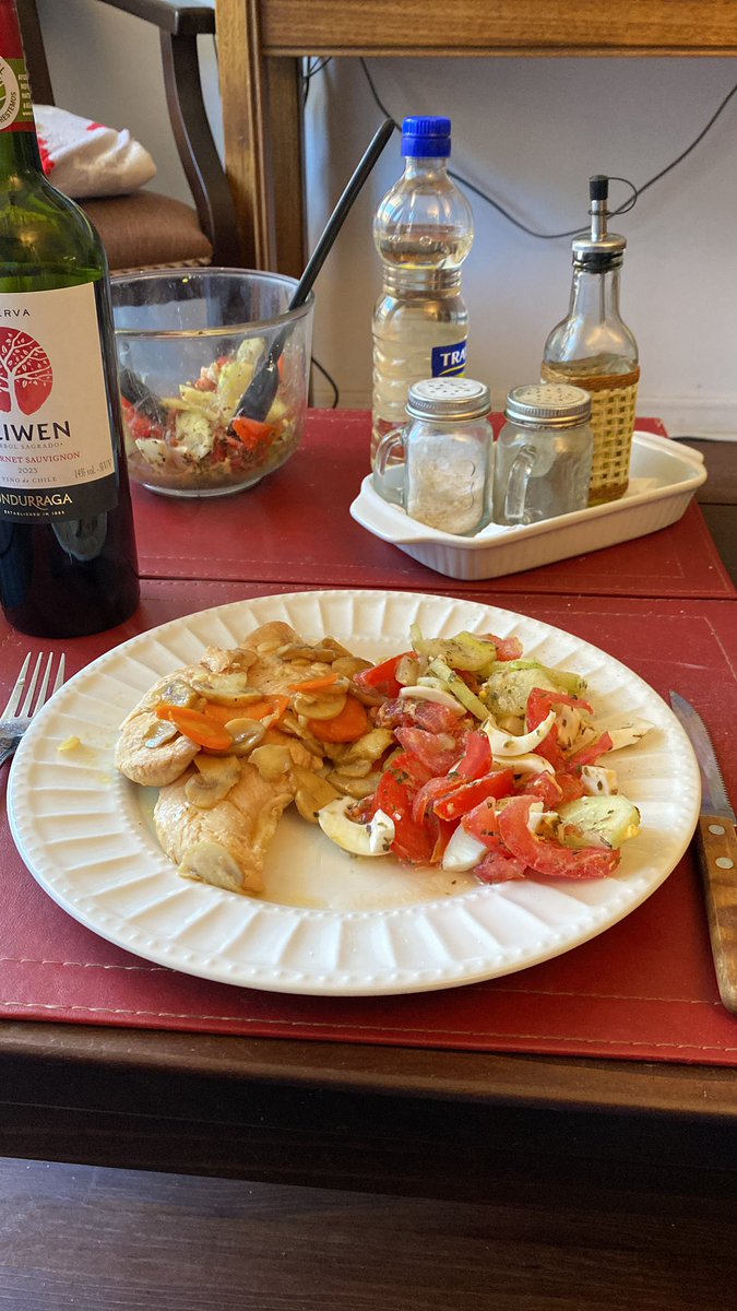 RodrigoSanders's tweet image. Un almuerzo fresco para calmar el hambre con este calor infernal