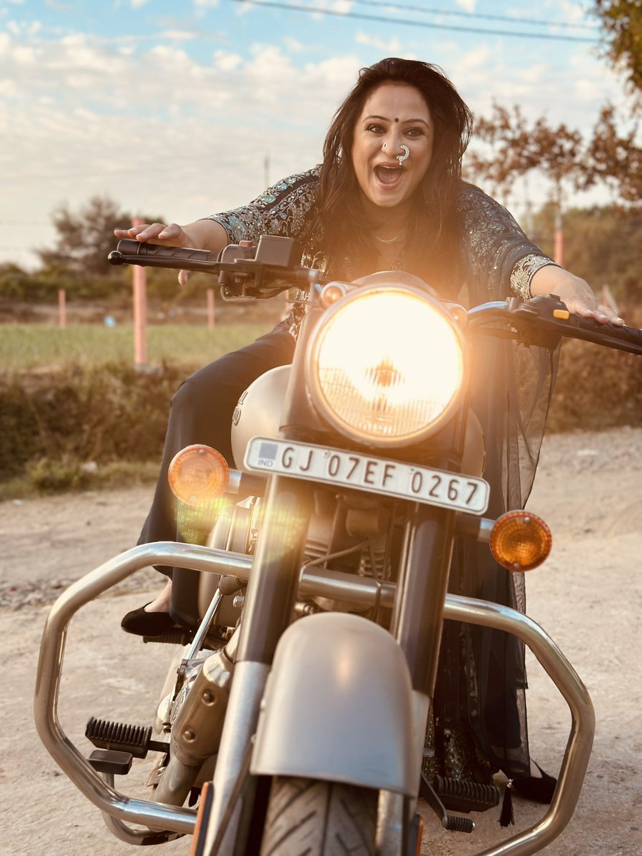 Payal Patel Malhotra 🐝🐧 tweet media