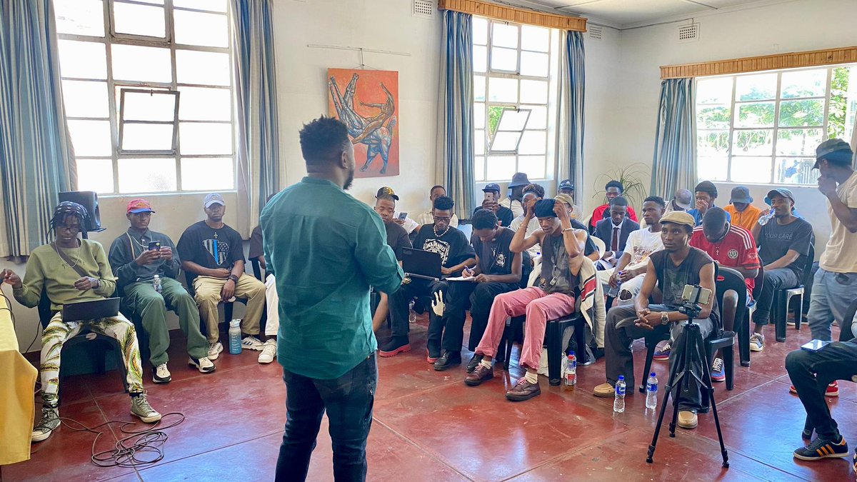 BukaMagazine's tweet image. HYPE •  #KwelaInitiative RECAP

The Kwela Initiative Workshop converged in a revolutionary stance, bridging the gap between local artists, community leaders, and industry experts. The 5-day workshop delved into the nuances of the music business &amp;amp; expansion. 

#Bukafaces