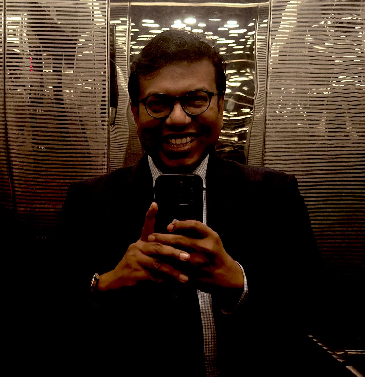 শেখ হাসিনা অপরাধ করছে দেখে আপনার অপরাধ করার অধিকার তৈরি হয়না । আমাদের প্রজন্মের উচিত ইনসাফের বাংলাদেশ প্রতিষ্ঠা করার লক্ষ্যে কাজ করা । আমি চেষ্টা করবো, করছি। আপনারা যতই গালিগালাজ করেন আমি পিছপা হবো না ইনশাআল্লাহ । ইনসাফ , ইনসাফ, ইনসাফ