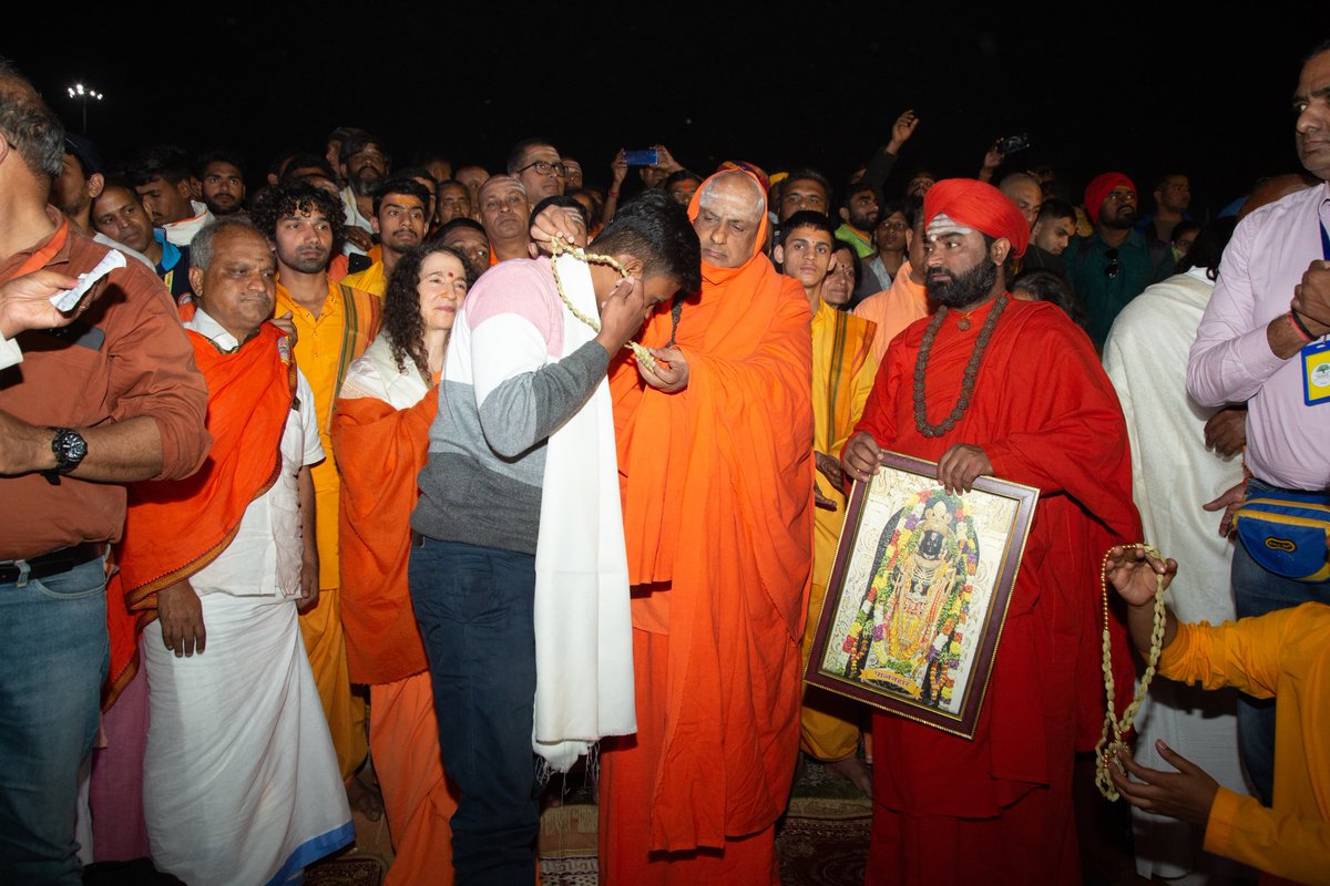 IndiathinkOrg's tweet photo. Director @ITC_SaurabhP hosted them on behalf of @upculturedept
And @IndiathinkOrg
#KaviKumbh #IndiaThinkCouncil #KalaKumbh
***
@ITC_SaurabhP @MukeshMeshram @jaiveersingh099 @myogioffice https://t.co/x2cBlBpnfo