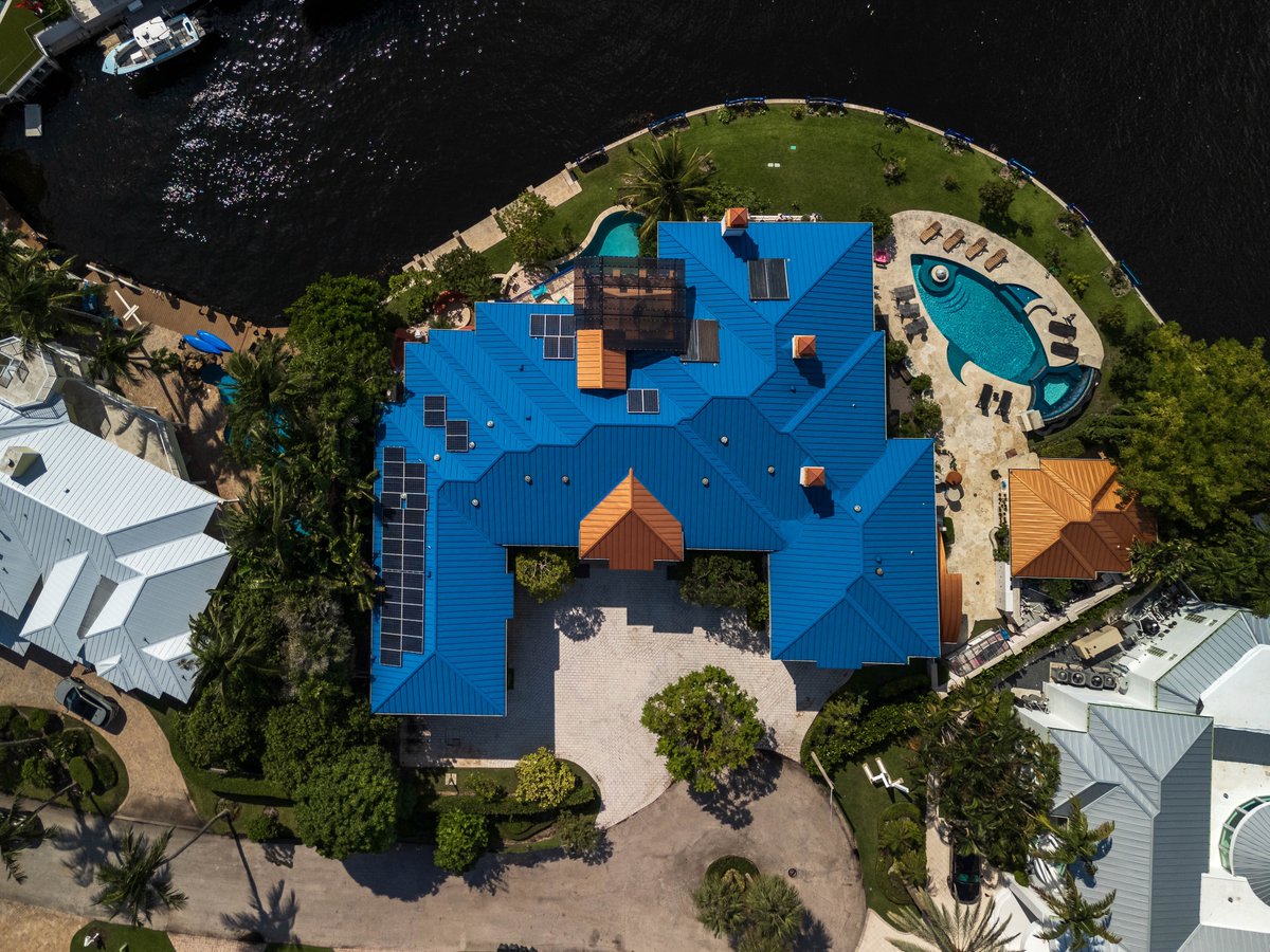 Zillow Gone Wild 🏡 tweet media