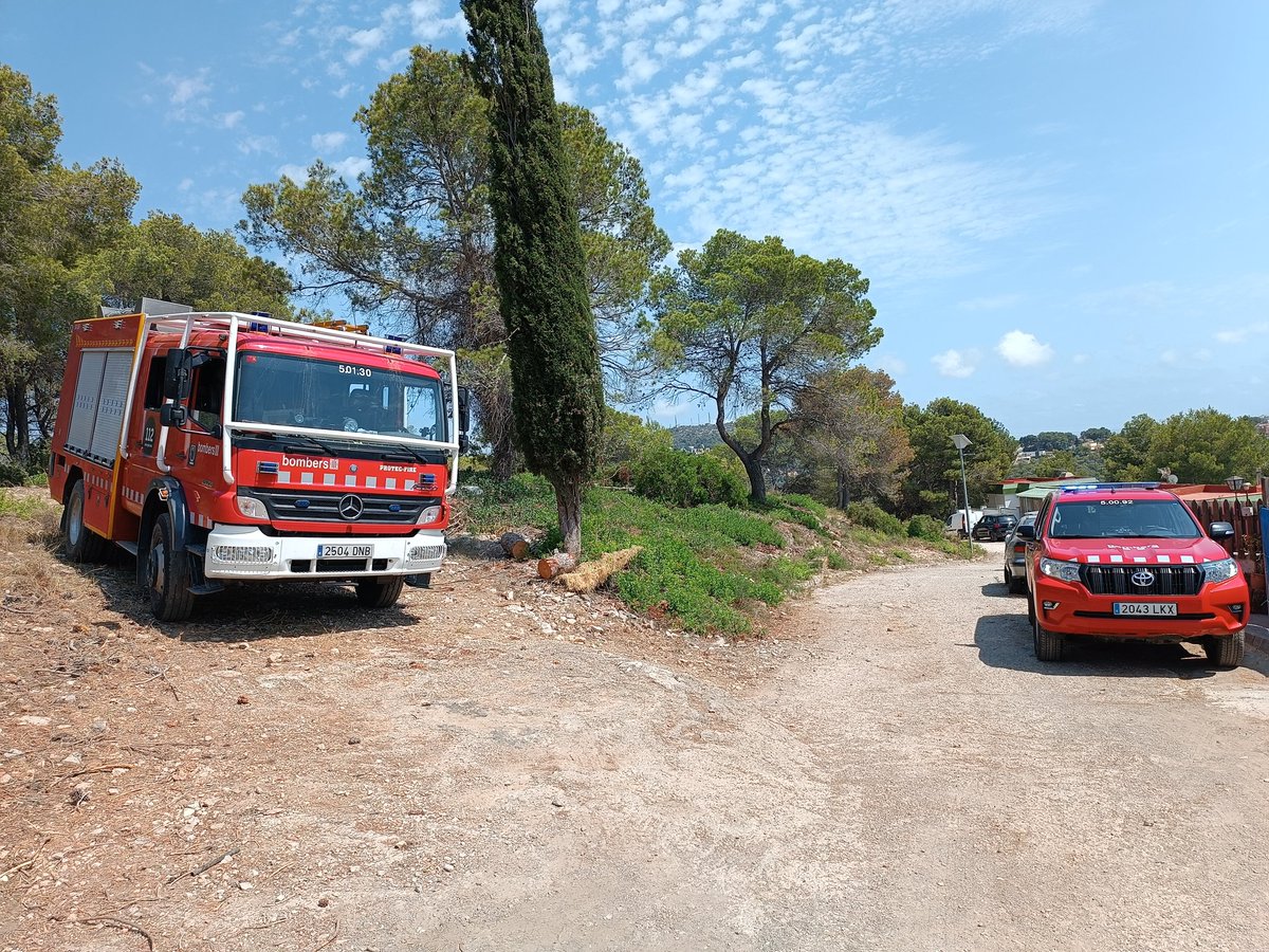 02/02/25 Preventiu caminata de festa major. #begues
Intervenen:
🚒 #bomberscat 
🚑 <a href="/CreuRojaCAT/">Creu Roja Catalunya</a> 
Recorda! si➡️👀⬇️ <a href="/112/">112</a>
🔥❄️🌪️⚡💦➡️☎️➡️1️⃣1️⃣2️⃣