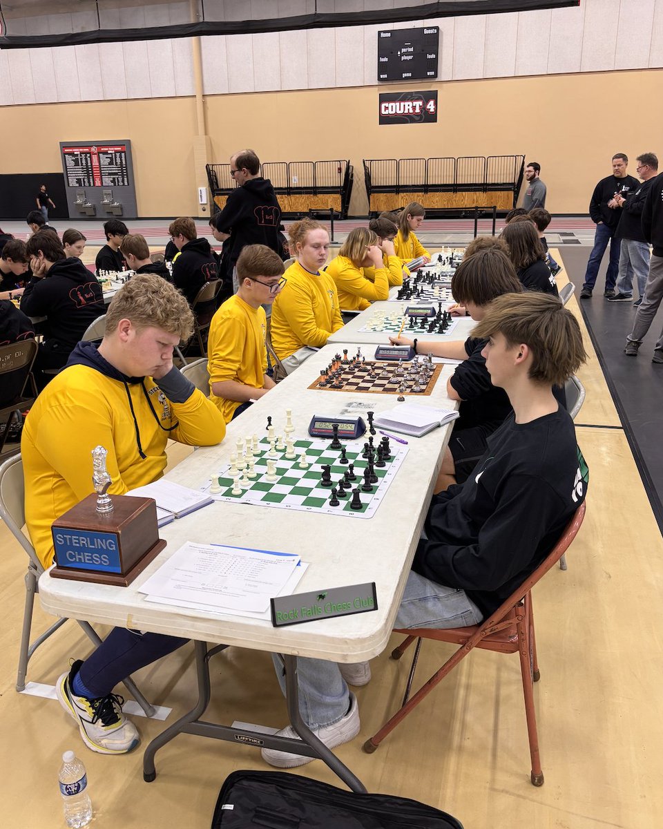 SHS_Chess's tweet photo. SHS chess played in the IHSA Sectional and despite being shorthanded qualified to move on to the State finals held on February 14th and 15th in Peoria. https://t.co/bKuA3wQsC4