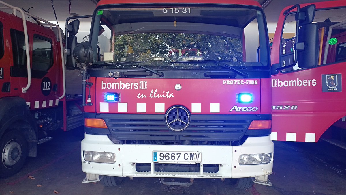 02/02/25 Sortim a tallar una branca d'arbre a la pista de Torrelles. #begues 
Intervenen:
🚒 #bomberscat
Recorda! si➡️👀⬇️ <a href="/112/">112</a>
🔥❄️🌪️⚡💦➡️☎️➡️1️⃣1️⃣2️⃣