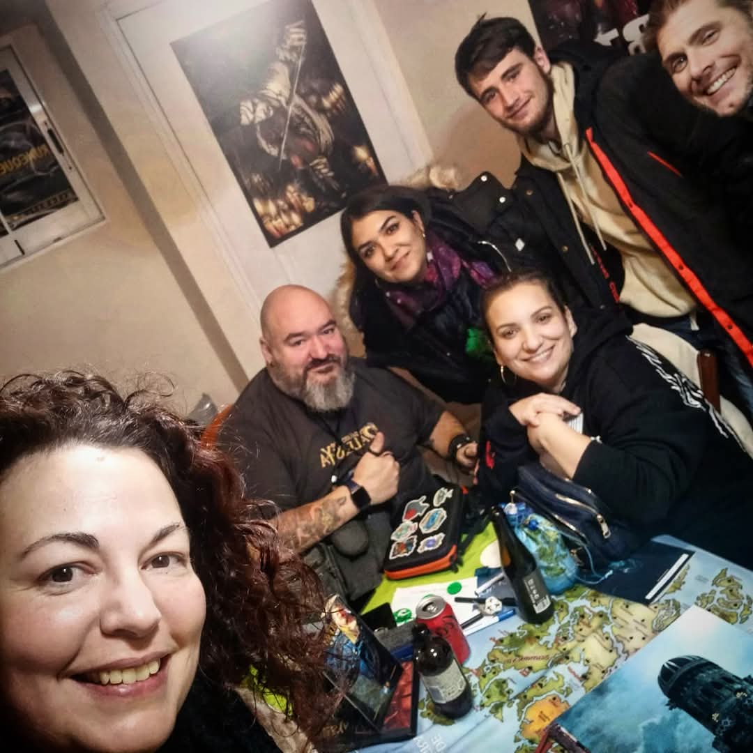 Talessya1's tweet photo. Geniales jornadas #ragnarol de la @AcYggdrasil en Córdoba. Más a gusto que en brazos con la mejor compañía de aventuras al sonido de lluvia. Mi gracias a la organización por un trato genial y encantado de sentarme a la mesa con la genial @Nadsah #talessya #dnd5e #roldemesa #rol https://t.co/Y0HsKXjcBa