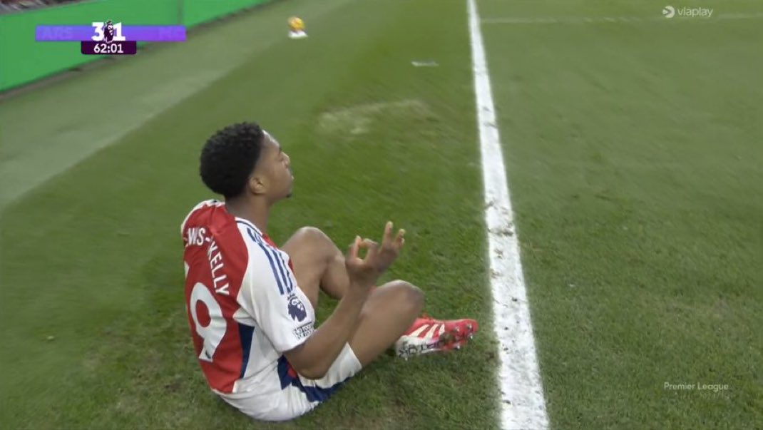 FootyHumour's tweet image. He did the Haaland celebration 😭😭😭