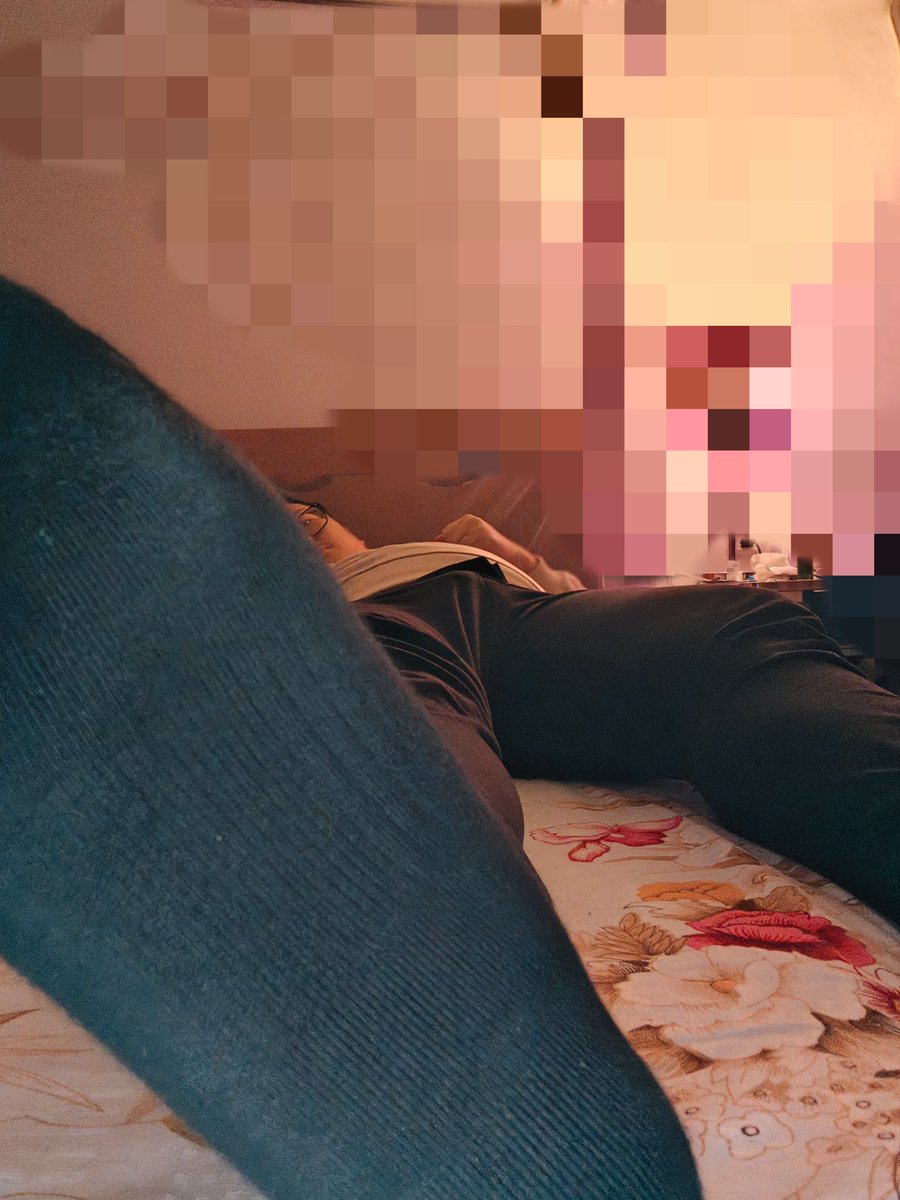 habitually17's tweet photo. #熊猴 #黑袜 https://t.co/Mzqac423Vf