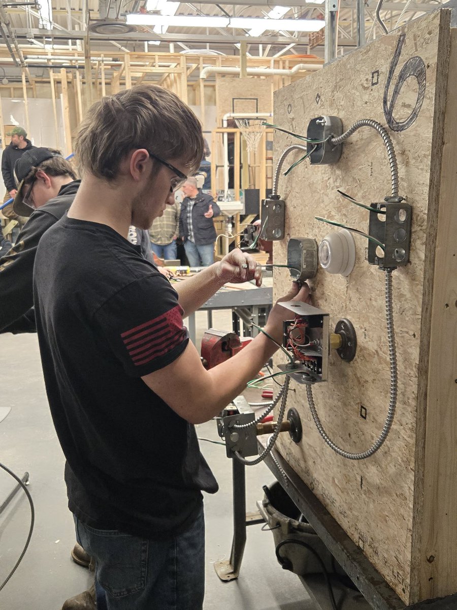 mainecte's tweet photo. Students showing off their skills at a successful SkillsUSA Open House! 🤩💪🍽️

#MaineCTE #SkillsUSA #VocationalEducation #MaineEducation

Repost 📸 Capital Area Technical Center
📢 A Night of Skills and Success at CATC’s Annual SkillsUSA Open House! https://t.co/OLkqfyntBH